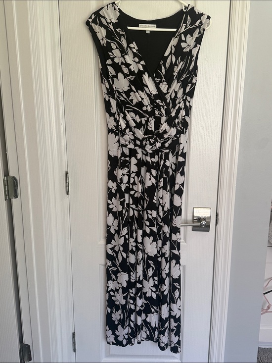 Sandra Darren Dresses & Skirts - Black & Light Gray Floral V-Neck Maxi Dress